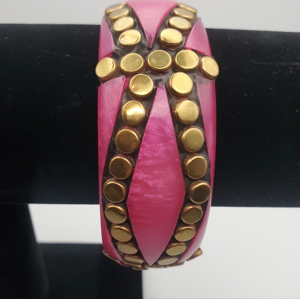 *RARE* Marbled Resin Hot Pink Chunky Bangle Bracelet Gold Brass Studs Geo Design